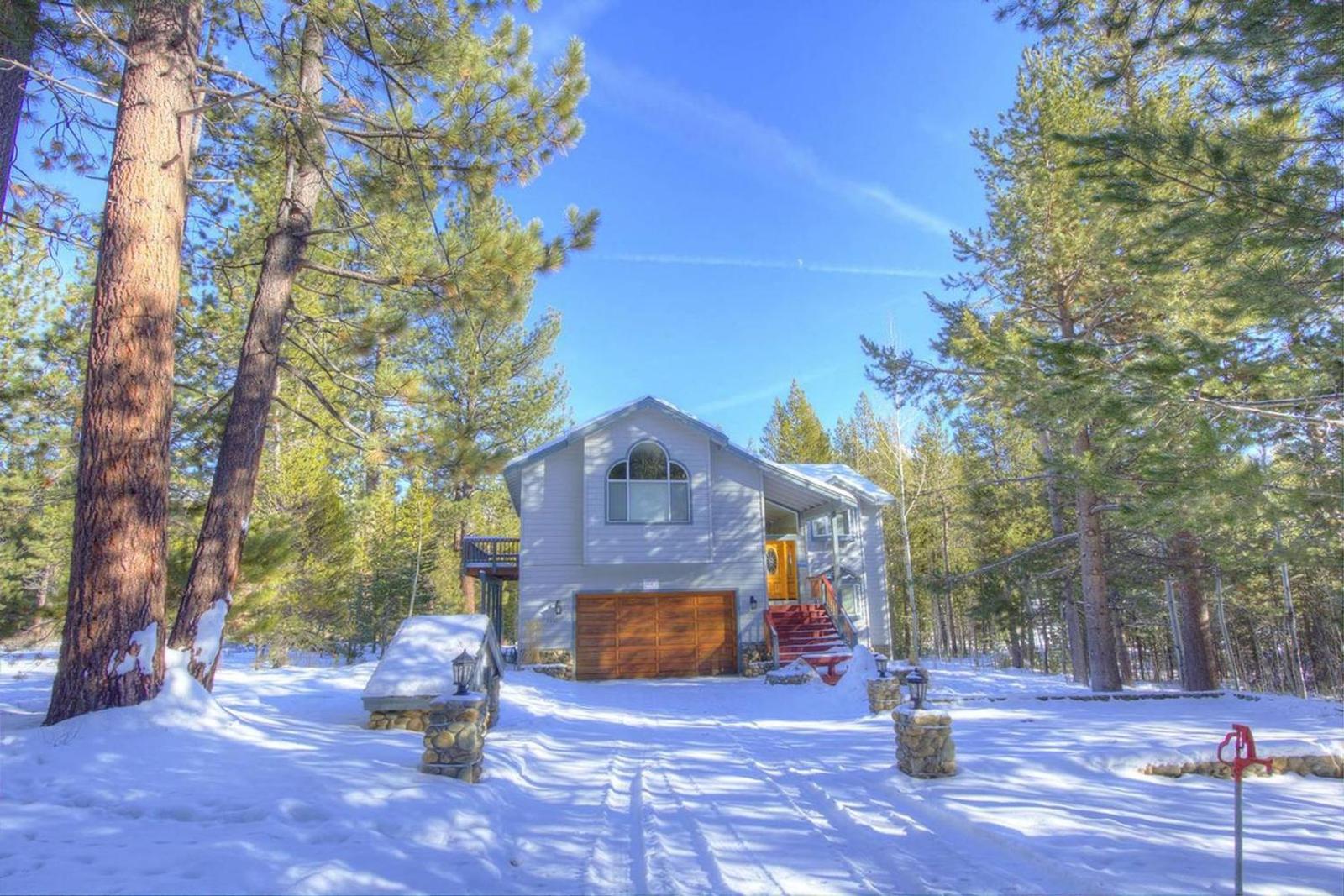 Tahoe Trails Lodge by Lake Tahoe Accommodations Main image 1