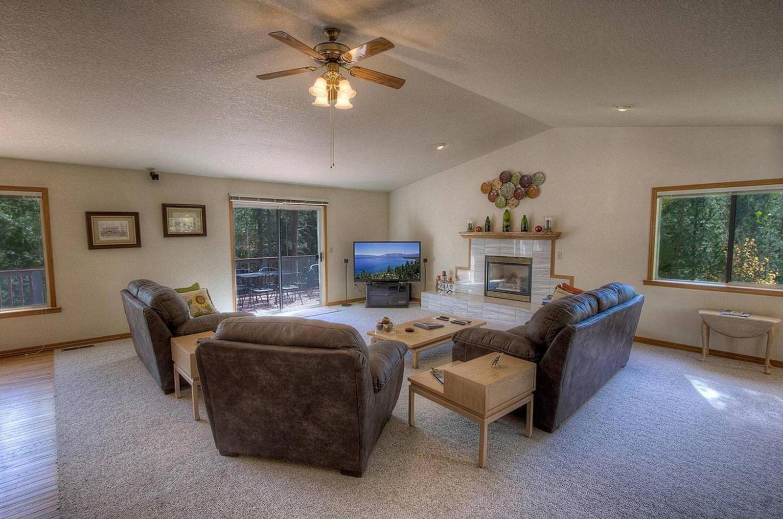 Tahoe Trails Lodge by Lake Tahoe Accommodations Main image 2